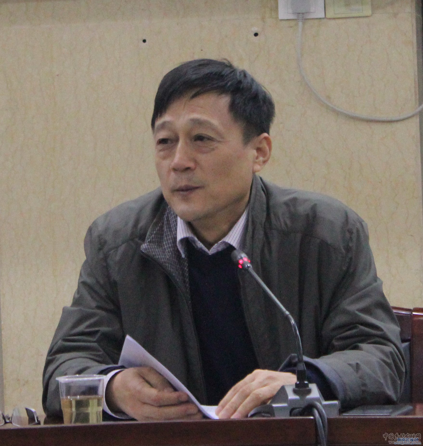 劉建武:農(nóng)村扶貧開(kāi)發(fā)體制機(jī)制亟待改革創(chuàng)新(圖1)