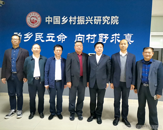 湖南省民政廳副廳長張自銀一行到訪湖南師大鄉(xiāng)研院(圖2)