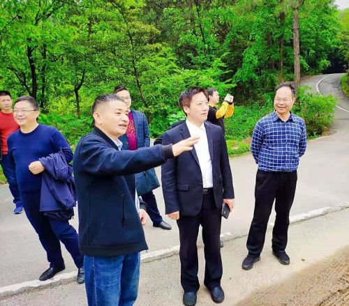 湖南師大鄉(xiāng)研院研究基地在瀏陽(yáng)市東門村掛牌(圖4)