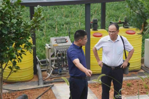 湖南師大鄉(xiāng)研院課題組赴新化油溪橋村調(diào)研(圖1)